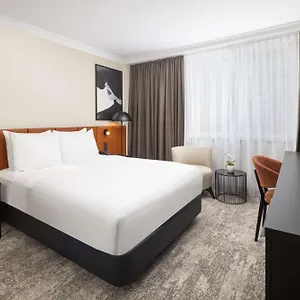 Otel Hilton, Düsseldorf